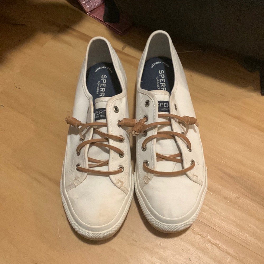 White Sperry topsider 7.5